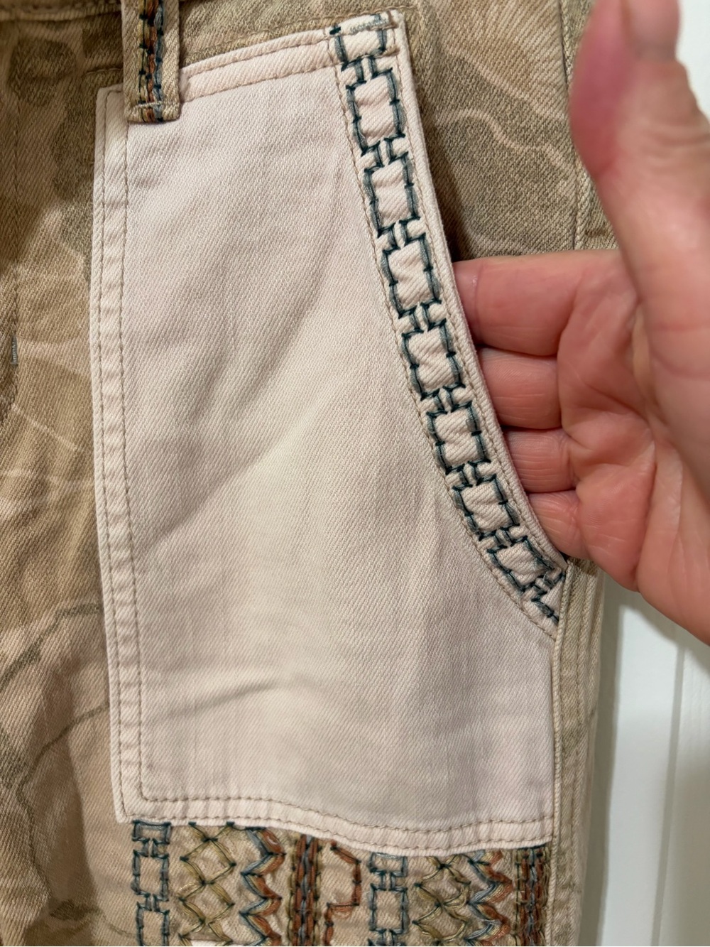 Anthropologie Pilcro The Camp Wenderer Patchwork Embellished Pants Bohemian 26 - Picture 7 of 16